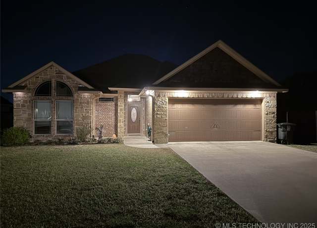 Property at 3509 Carriage Point Dr, Durant, OK 74701, 3 beds, 2 baths