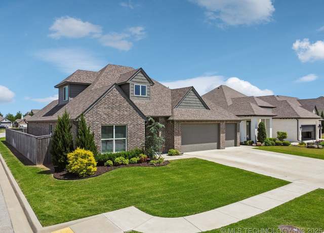 Property at 12623 S 73rd Pl, Bixby, OK 74008, 4 beds, 4 baths