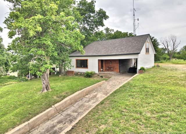Property at 206 S Mounds St, Sapulpa, OK 74066, 3 beds, 2 baths