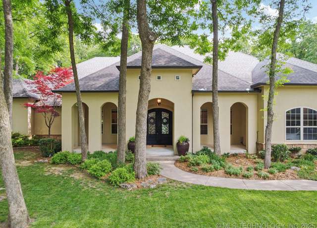 Property at 1721 E 136th Pl S, Bixby, OK 74008, 4 beds, 5 baths