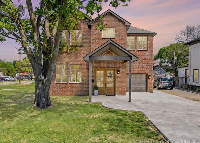 Property at 402 S Wyandotte Ave, Bartlesville, OK 74003, 3 beds, 2.5 baths