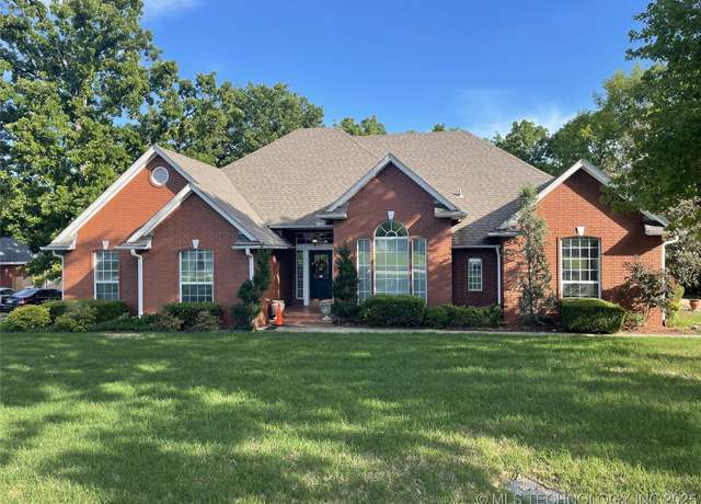 Property at 1913 Muirfield, Ada, OK 74820, 4 beds, 2.5 baths
