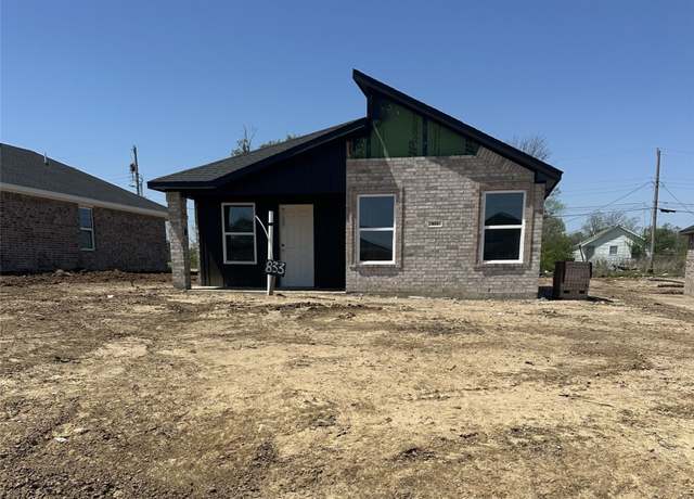 Property at 833 Elm St, Seminole, OK 74868, 3 beds, 2 baths