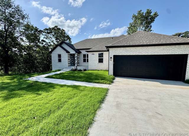 Property at 7423 W 39th St, Tulsa, OK 74107, 4 beds, 2.5 baths