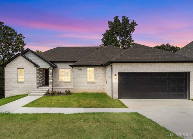Property at 7423 W 39th St, Tulsa, OK 74107, 4 beds, 2.5 baths