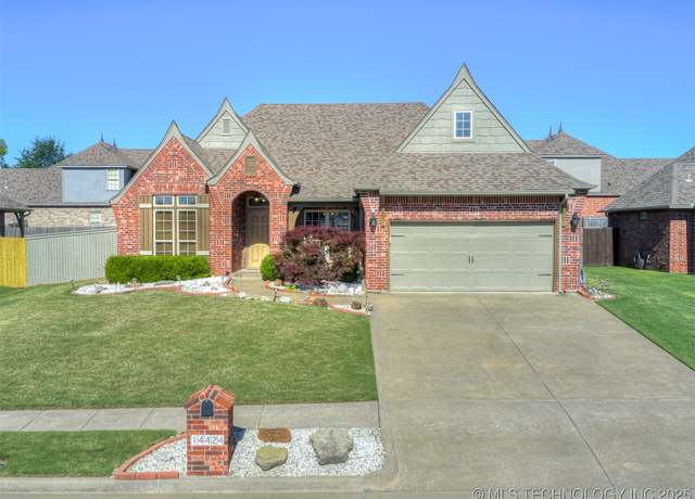 Property at 14424 S Gary Ave, Bixby, OK 74008, 3 beds, 2 baths