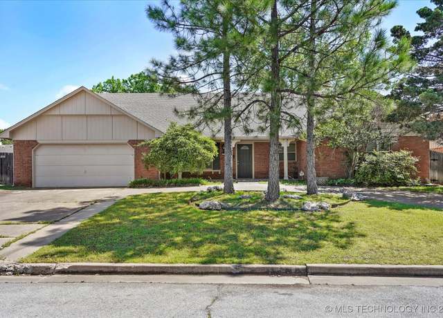 Property at 4719 S Lakewood Ave, Tulsa, OK 74135, 4 beds, 3 baths