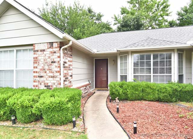 Property at 9905 E 117th Pl, Bixby, OK 74008, 3 beds, 3 baths