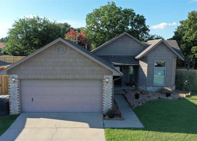 Property at 3111 Eastgate Ct, Ardmore, OK 73401, 3 beds, 2 baths