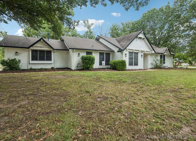 Property at 10632 E Dogwood Ct, Claremore, OK 74019, 3 beds, 2 baths