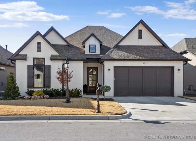 Property at 1222 N 71st Pl, Broken Arrow, OK 74014, 3 beds, 3 baths