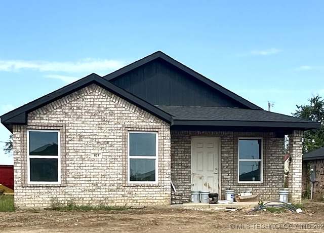 Property at 821 Elm St, Seminole, OK 74868, 3 beds, 2 baths