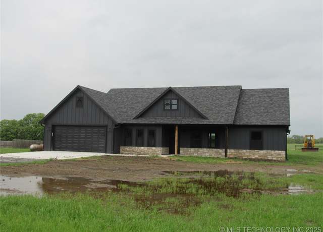 Property at 10400 County Road 1510, Ada, OK 74820, 4 beds, 2 baths