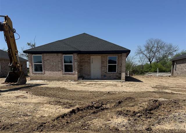 Property at 729 Elm St, Seminole, OK 74868, 3 beds, 2 baths