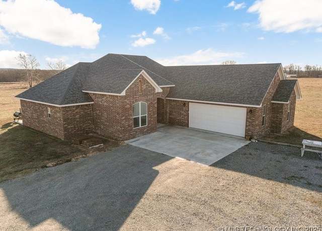 Property at 8720 Hwy 82 A Hwy, Tahlequah, OK 74464, 3 beds, 2.5 baths
