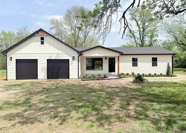 Property at 3550 S Country Club Rd, Muskogee, OK 74403, 4 beds, 2 baths
