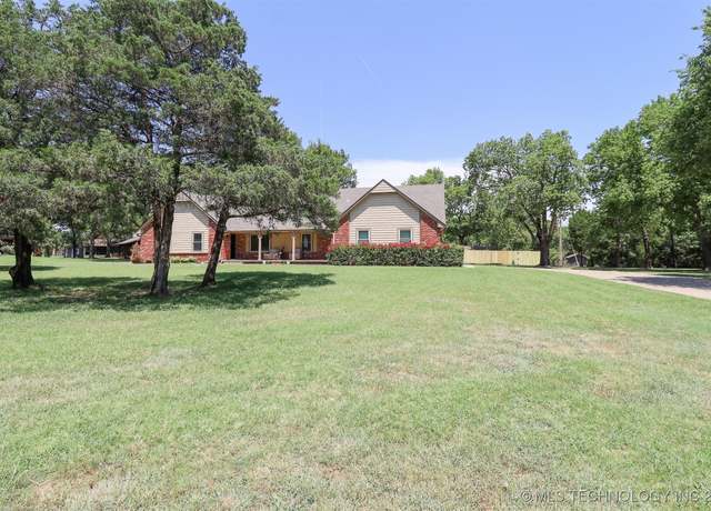 Property at 10458 Ashford Ct, Owasso, OK 74055, 4 beds, 2.5 baths