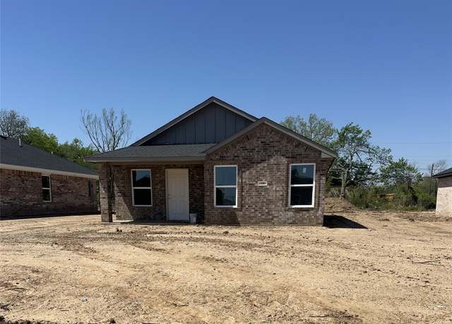 Property at 725 Elm St, Seminole, OK 74868, 3 beds, 2 baths