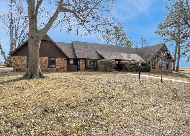 Property at 1140 N 435 Rd, Pryor, OK 74361, 4 beds, 4.5 baths
