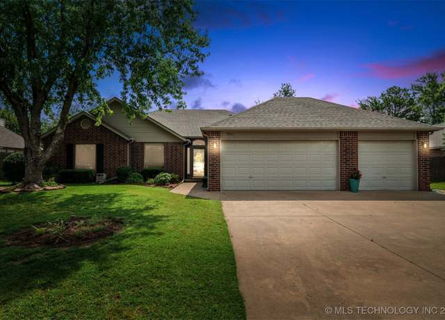 Property at 9921 N 119th EastAvenue, Owasso, OK 74055, 3 beds, 2 baths