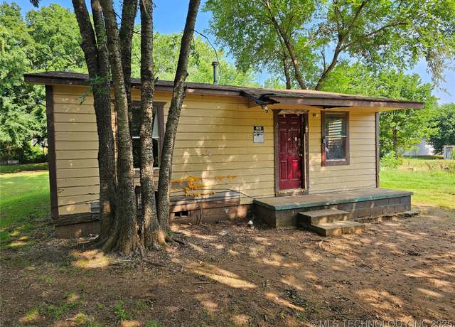Property at 625 S 1st Ave, Durant, OK 74701, 2 beds, 1 bath