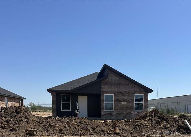 Property at 712 Elm St, Seminole, OK 74868, 3 beds, 2 baths