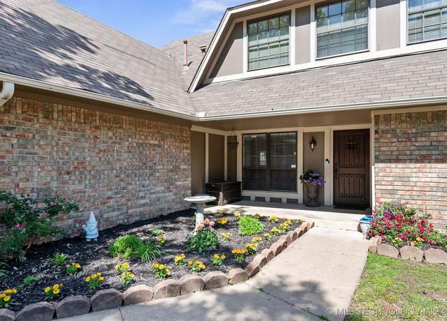 Property at 1217 S Aspen Ct, Broken Arrow, OK 74012, 4 beds, 2 baths