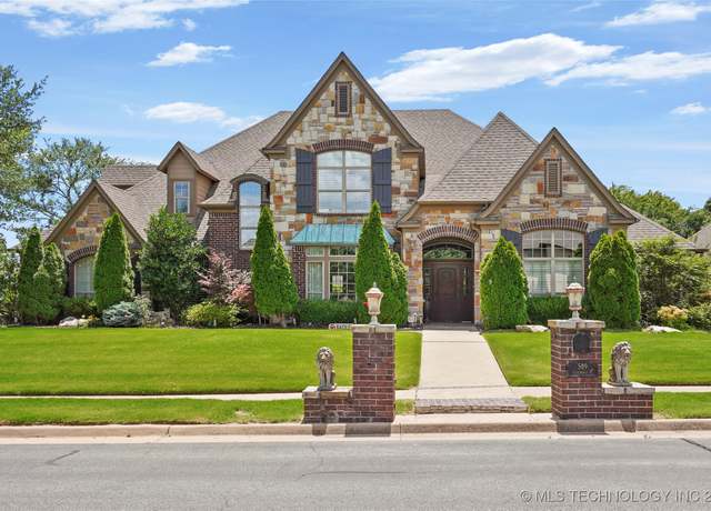 Property at 509 E Glendale St, Broken Arrow, OK 74011, 4 beds, 4.5 baths