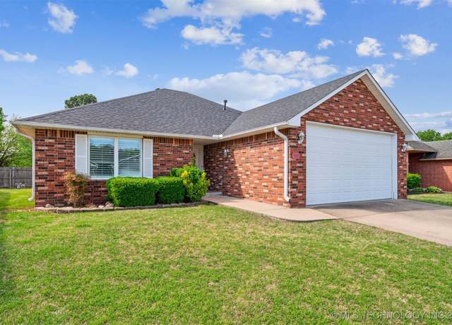 Property at 310 Savannah Park, Pryor, OK 74361, 2 beds, 2 baths