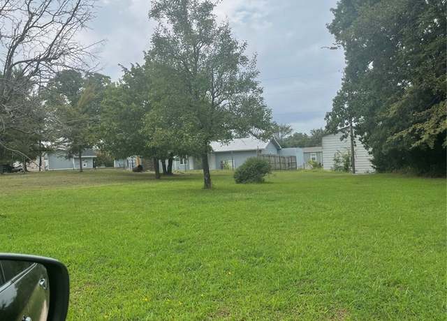 Property at 230 Seminole Dr, Eufaula, OK 74432