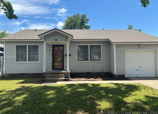 Property at 208 E 46th St, Tulsa, OK 74105, 2 beds, 1 bath