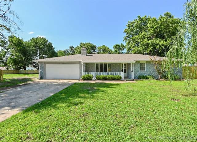 Property at 20935 E 38th St S, Broken Arrow, OK 74014, 3 beds, 2 baths