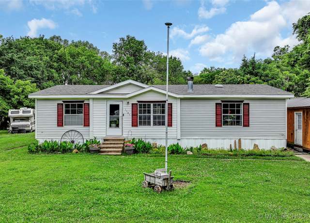 Property at 1101 Countrywood, Ardmore, OK 73401, 3 beds, 2 baths