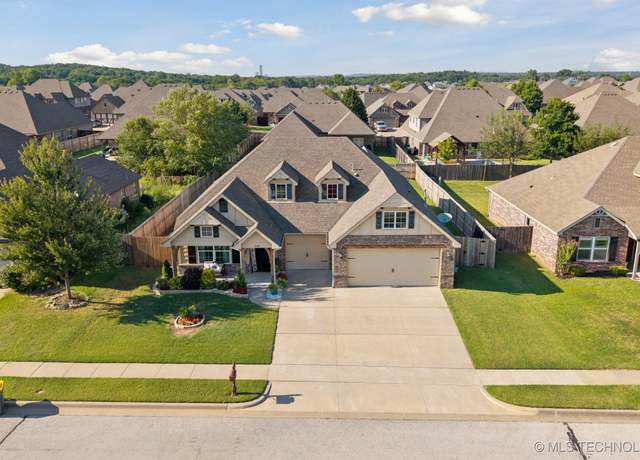 Property at 2029 E 133rd Pl S, Bixby, OK 74008, 4 beds, 2 baths