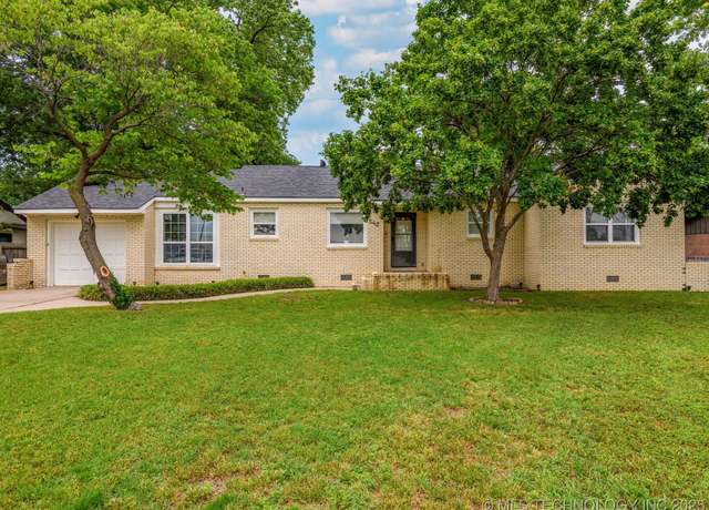 Property at 542 E 16th St, Bartlesville, OK 74003, 3 beds, 1 bath
