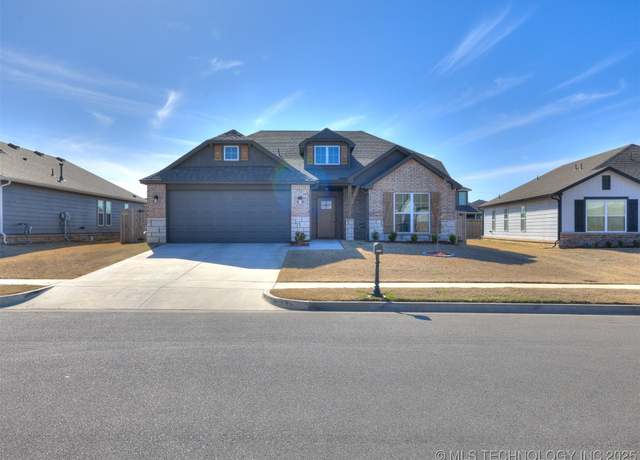 Property at 12502 N 132nd EastAvenue, Collinsville, OK 74021, 4 beds, 2 baths