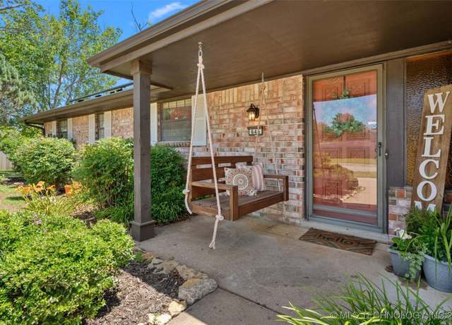 Property at 646 Clark Rd, Bartlesville, OK 74006, 4 beds, 2.5 baths