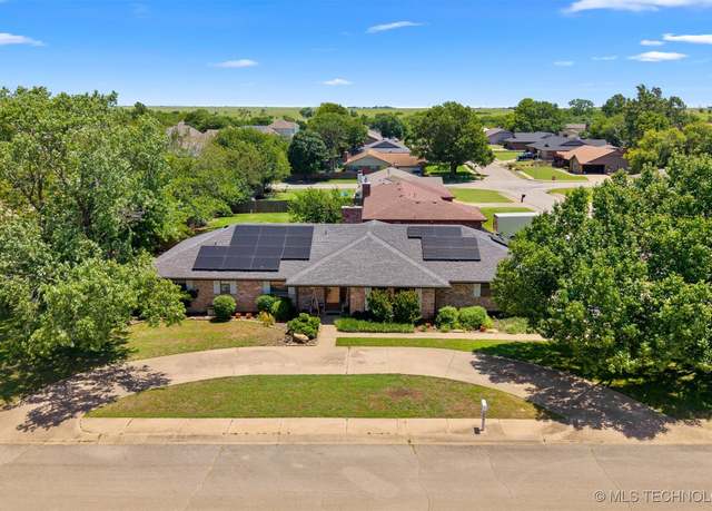Property at 646 Clark Rd, Bartlesville, OK 74006, 4 beds, 2.5 baths