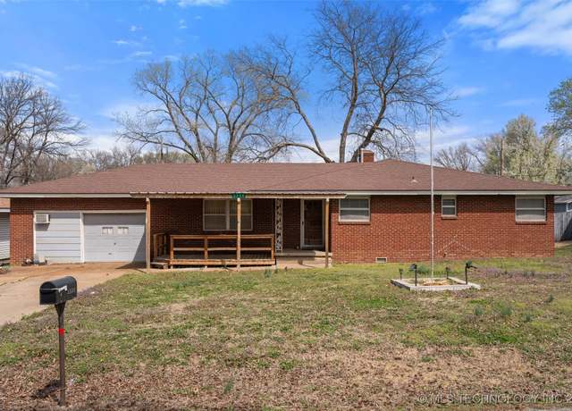 Property at 3500 Henrietta Ave, Bartlesville, OK 74006, 3 beds, 1.5 baths