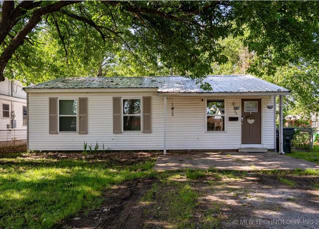 Property at 420 E Elm St, Skiatook, OK 74070, 3 beds, 1 bath