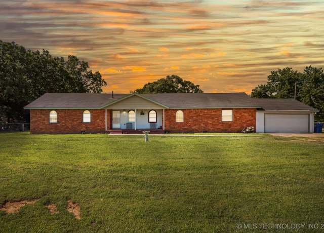 Property at 8609 Old Taft Rd, Muskogee, OK 74401, 5 beds, 2.5 baths