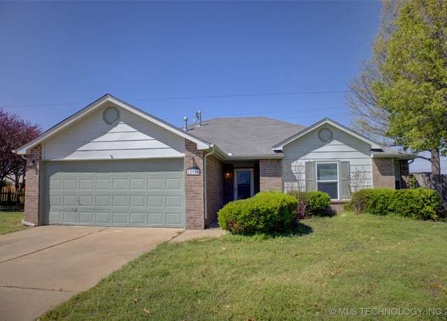 Property at 12904 N 130th East EastAvenue, Collinsville, OK 74021, 3 beds, 2 baths