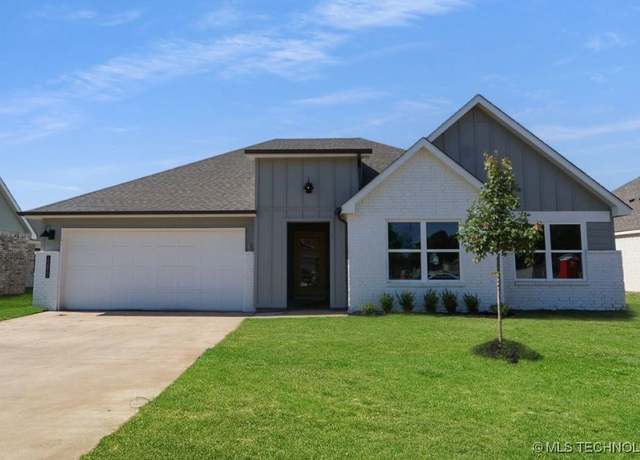 Property at 15812 E 75th Pl, Owasso, OK 74055, 4 beds, 2 baths
