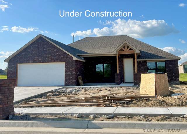 Property at 5818 Brandon Ct, Bartlesville, OK 74006, 3 beds, 2 baths