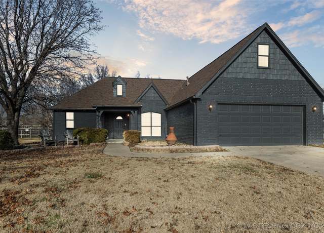 Property at 14900 E 88th St N, Owasso, OK 74055, 4 beds, 2 baths