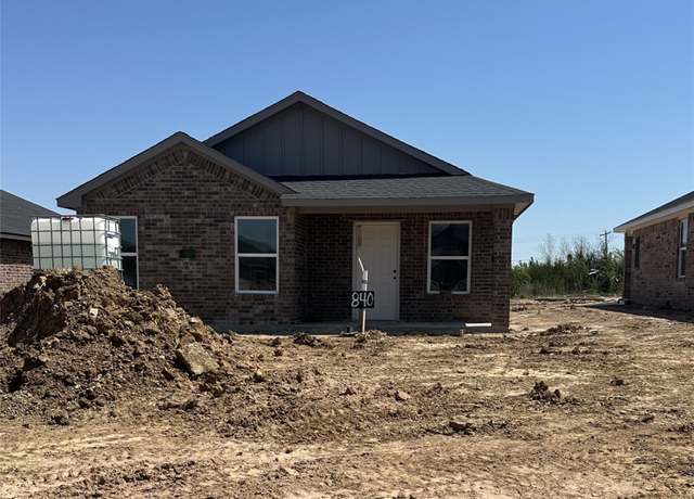 Property at 840 Elm St, Seminole, OK 74868, 3 beds, 2 baths
