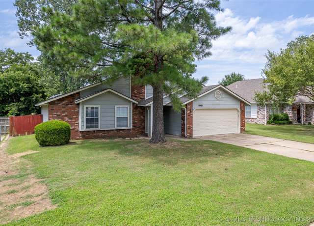 Property at 9908 S 95th East Ave, Broken Arrow, OK 74133, 3 beds, 2 baths