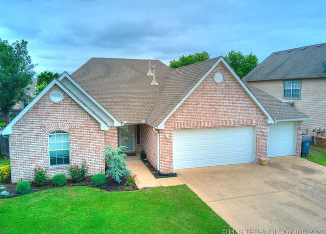 Property at 8449 S 110th EastAvenue, Tulsa, OK 74133, 3 beds, 2 baths