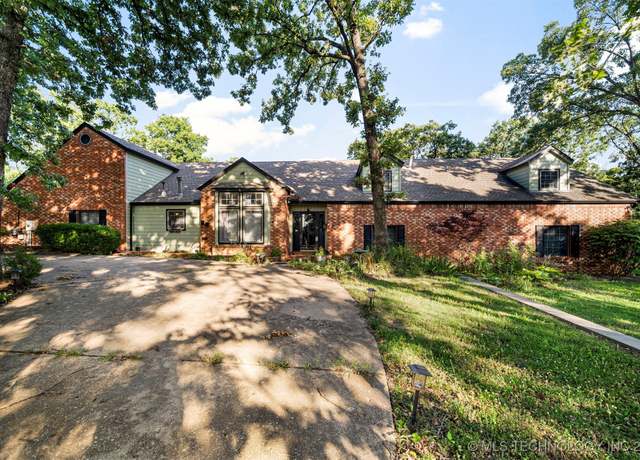 Property at 810 Hunters Pt, Catoosa, OK 74015, 4 beds, 3.5 baths