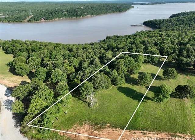 Property at 33 Patriot Pointe, Eufaula, OK 74432